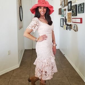 Blush lace dress MEDIUM
